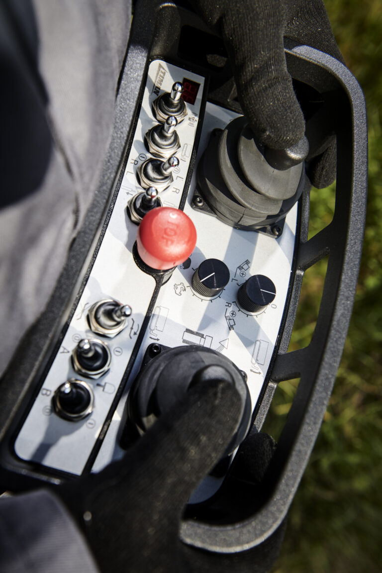 Steuerung Mähroboter